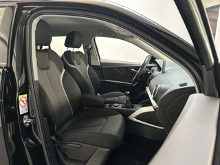 Audi Q2 30 TFSI Epic LED Navigatie Parkeersensoren Climate Control / 6