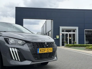 Peugeot 208 Allure 1.2 Hybrid 110PK e-DCS6 Automaat Navigatie, Rondomzichtcamera, Climate Control, Adaptieve Cruise Control, Parkeersensoren / 4