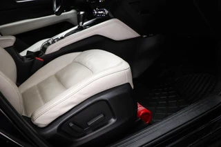 Mazda CX-5 2.0 SkyActiv-G 165 Skylease+ | ACHTERBANKVERWARMING | HEAD UP | DAB | 360 CAMERA | TREKHAAK | 19" / 12