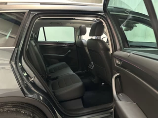 Skoda Kodiaq 1.5 TSI 150pk DSG Business Edition Panoramadak Camera Trekhaak Stoelverwarming / 17