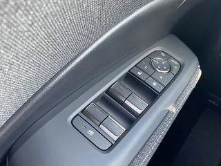 Lexus LBX 1.5 2WD / 24
