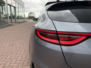 Kia ProCeed 1.5 T-GDi 160pk Automaat GT-PlusLine  SCHUIFDAK/JBL/CAMERA/DODEHOEK/AFN.TREKHAAK/18INCH / 54
