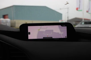 Mazda 3 2.0 e-SkyActiv-X M Hybrid 180 Comfort|Leer|Stoel+Stuurverwarming|HUD|Camera|ACC / 21