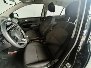 Kia Picanto 1.0 DPi DynamicLine uit 2023  Rijklaar + Fabrieksgarantie tot 02-2030 “Sinds 1970 | 5.000+ reviews | Score 9,5 | Service zoals ’t hoort” Henk Jongen Auto's in Helmond,  al 50 jaar service zoals 't hoort! / 7