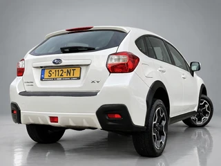 Subaru XV 2.0i Premium AWD 150 pk AUT  | dealer onderhouden | navigatie | leer | schuif-/kanteldak | cruise control | camera / 6