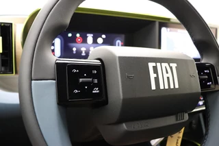 Fiat Grande Panda 1.2 Hybrid La Prima | Navigatie | Climate control | Camera | Dakrails | Lichtmetalen velgen | Extra getint glas | Nieuw model | Hoge instap / 30