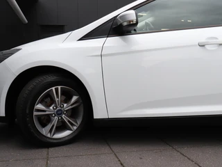 Ford Focus Wagon 1.0 EcoBoost Edition / 12