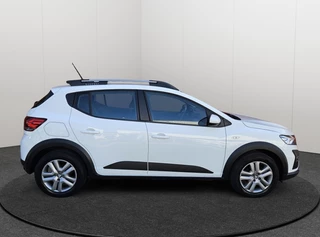 Dacia Sandero Stepway 1.0 TCe Comfort | 1e Eigenaar | Navigatie | Parkeersensoren | Cruise Control | Airco | Stuurbediening | Bluetooth / 30