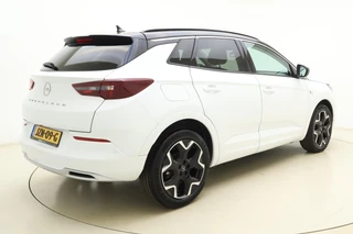 Opel Grandland 1.2 Turbo Ultimate | AGR - Stoelen | Climate & Cruise Control | 19INCH | Elektrische Achterklep | Stoelverwarming | / 2