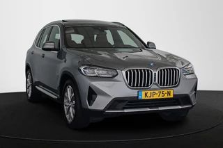 BMW X3 xDrive30e Panoramadak Merino Leder Apple CarPlay Achteruitrijcamera / 2