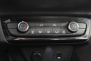Opel Corsa 1.2 Elegance 100PK Apple CarPlay Airco 16" LMW / 21