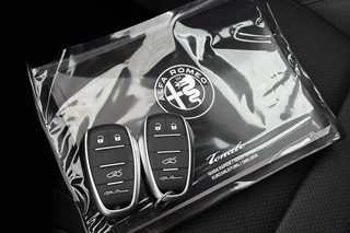 Alfa Romeo Tonale 1.3T PHEV Veloce Leder Stoelventilatie Stoelverwarming Harman Kardon Keyless / 32