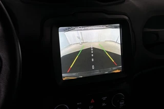 Jeep Renegade 4xe 240 Plug-in Hybrid Electric S LED Leder Stoelverwarming Trekhaak Camera Kenwood / 18