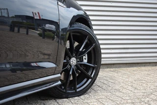 Volkswagen Golf 2.0 TSI 4MOTION R / 1e LAK VOL OPTIES / MAXTON / PANO / DYN / VIRTUAL COCKPIT / 12