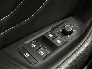 Volkswagen Passat Variant 2.0 TSI R-line Executive Business | VOL! | PANO | IQ.LIGHT | Dynaudio| Virtual | Leder | HuD | Trekhaak / 23