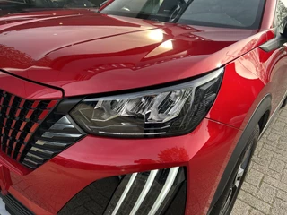 Peugeot 2008 1.2 Turbo 100 PK Allure | Nieuwste Model | Navigatie via Telefoon | LED Verlichting | Cruise Control | Hoge Zitpositie | Parkeersensoren | DAB | Digitaal Dashboard | Half Lederen stoelen | Lichtmetalen Velgen 17 inch | / 27