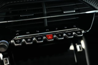 Peugeot 208 1.2 PureTech Allure  Panoramadak Navigatie Full-led 24 Maanden garantie* (Vraag naar de voorwaarden) / 14