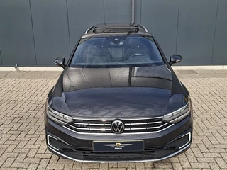 Volkswagen Passat Variant 1.4 TSI PHEV GTE * Panoramadak * Elek. Achterklep * Navigatiesysteem * 18 Inch Velgen * / 26