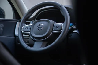 Volvo XC60 2.0 T6 Plug-in hybrid AWD Core Bright Panorama|Leder / 23