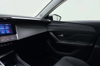 Peugeot 408 1.2 Hybrid 145 e-DCS6 Allure | Adaptive Cruise Control | Camera | Full LED | 19'' Lichtmetalen velgen | Climate Control | Navigatie | Apple Carplay & Android Auto | Keyless Entry & Start / 33
