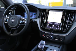 Volvo XC60 2.0 T6 Plug-in hybrid AWD Plus Black Edition  | Panoramadak | H/K | Camera | Leder / 7