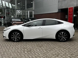 Toyota Prius 2.0 Plug-in Executive Skyview APPLE/ANDORID PANO AD-CRUISE STOELVERWARMING CLIMA NAVI PARK-SENSOREN / 6