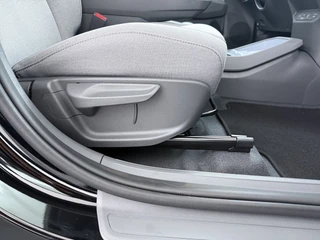 Kia EV3 Plus 81.4 kWh  - Stoel-/Stuurverwarming - V2L - Apple Carplay/Android Auto - Draadloze oplader Smartphone - Fabrieksgarantie t/m 2033 / 42