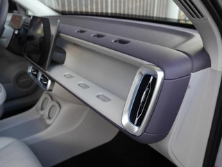Leapmotor B10 Design Hybrid EV 18.8 kWh | Nu beschikbaar | Wltp 900km gecombineerd | Elektrisch 82km Wltp | Luxe uitvoering | Camera rondom | Stoel en stuurverwarming | Draadloze telefoonoplader | Keyless entry en start / 17