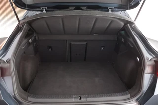 CUPRA Formentor 1.4 TSI 204pk e-Hybrid Essential Trekhaak Camera Stoelverwarming Memory Keyless Navigatie / 50