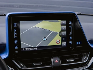 Toyota C-HR 1.8 Hybrid Bi-Tone CAMERA | JBL | STOELVERWARMING / 11