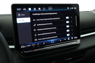 Volkswagen T-Roc 1.5 eTsi 150pk DSG R-Line First Edition Trekhaak Camera Keyless Stoelverwarming Virtual Cockpit Carplay / 27