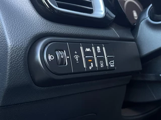 Kia XCeed 1.5 T-GDi DynamicPlusLine Automaat | Navi | Clima | Camera | Stoel/-Stuurverwarming | Afneembare Trekhaak | Elektr. Achterklep | Adaptieve Cruise | Keyless Entry / 25