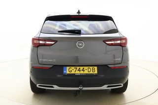Opel Grandland X 1.2 Turbo 130pk Innovation | Navigatie | Trekhaak | Climate control | AGR Comfortstoelen | Elektrische achterklep | Stoel- en stuurverwarming | Camera / 12
