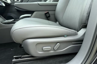 Leapmotor B10 Design ProMax 67.1 kWh | Nu met €1000,- voorraadvoordeel! | WLTP 434km | 750kg trekgewicht | Stoel en stuur verwarming | 360 graden camera | Lederen bekleding | Panoramadak | Led | Regensensor | Sfeerverlichting | Elektrisch verstelbare voorstoelen / 21