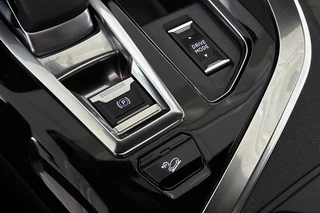 Peugeot 3008 1.6 HYbrid4 300 Blue Lease GT Pano Trekhaak FOCAL Stoelverwarming / 46