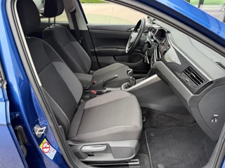 Volkswagen Polo 1.0 TSI Life Climate | Lichtmetalen velgen | Stoelverwarming | Carplay | Navi | Extra getint glas | Rijklaar incl. garantie / 22