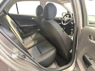 Kia Picanto 1.0 DPi DynamicLine RESTERENDE FABRIEKSGARANTIE T/M 2033 | Apple Carplay / Android Auto | Lichtsensor | Cruise Control | Camera Achter | 14"Lichtmetalen Velgen | Airconditioning / 15