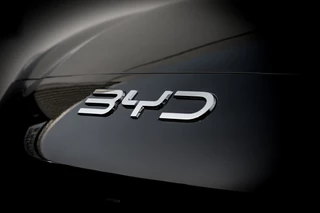 BYD SEAL 6 Touring 1.5 DM-i 183 Pk PHEV Boost € 5.190,- korting | 1.350 WLTP | Adapt. Cruise | Keyless | Vegan Leder | Camera |  LED verlichting / 46