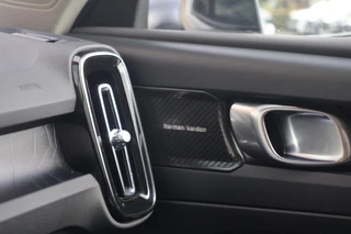 Volvo XC40 T5 Recharge Plus Dark | Stoelverwarming | Trekhaak | Parkeercamera | Leder | H/K | Pilot Assist | BLIS | Keyless / 40