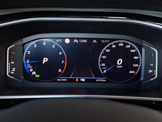 Volkswagen T-Roc Cabrio 1.5 TSI 150pk DSG R-Line (Trekhaak,Camera,Virtual,IQ) / 24