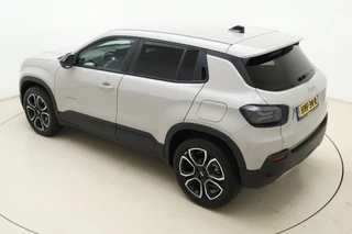 Jeep Avenger 1.2 e-Hybrid 110pk Automaat Summit | Navigatie | Achteruitrijcamera | Adapt. Cruise control | Climate control | Elektrische achterklep | Keyless | 18" Lichtmetalen velgen | 8 jaar garantie / 5
