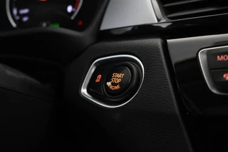 BMW X1 sDrive18d High Executive  Automaat, Panorama dak, Navigatie / 27