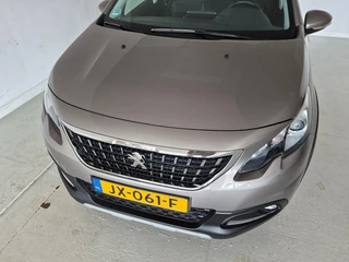 Peugeot 2008 1.2 Automaat Allure / 15