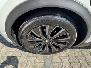 Toyota C-HR+ EXECUTIVE AWD 77 kWh NIEUW & DIRECT LEVERBAAR!! PREMIUM PACK PANO-DAK BLIND-SPOT PARK-SENSOREN 360° CAMERA STOEL/STUURVERW WARMTEPOMP EL-ACHTERKLEP / 8