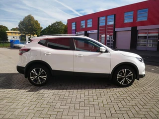 Nissan Qashqai 1.3 DIG-T N-Connecta  360C| Trekhaak| Navi+BT| Pano / 21