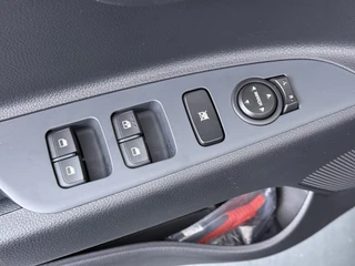 Kia Stonic 1.0 T-GDi MHEV DynamicLine  - Apple Carplay/Android Auto - Achteruitrijcamera - Cruise Control - Fabrieksgarantie t/m 07-2032 / 21