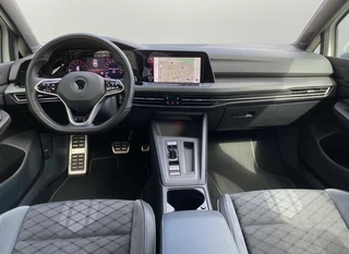Volkswagen Golf 1.5 eTSI R-Line AUT  | dealer onderh. | panoramadak | stoel-/stuurverw. | keyless | trekhaak | carplay / 16