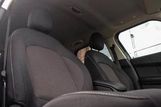 MINI Countryman 1.5 Cooper Essential | 1e eigenaar | NL auto | Driving Assistant | Camera | Sportstuur | Keyless entry | Stoelverwarming | LED | Carplay | DAB | Navigatie | PDC / 16