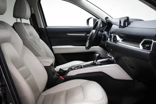 Mazda CX-5 2.0 SkyActiv-G 165 Skylease+ | ACHTERBANKVERWARMING | HEAD UP | DAB | 360 CAMERA | TREKHAAK | 19" / 5