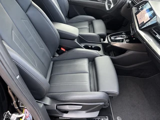 Audi Q4 e-tron 40 Launch edition S Competition 77 kWh SOH 92,73% MATRIX LED SFEERVERLICHTING CAMERA SPORTSTOELEN / 12